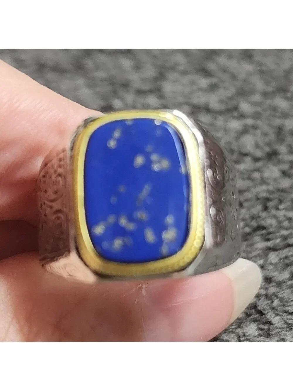 N/A silvertone ring
